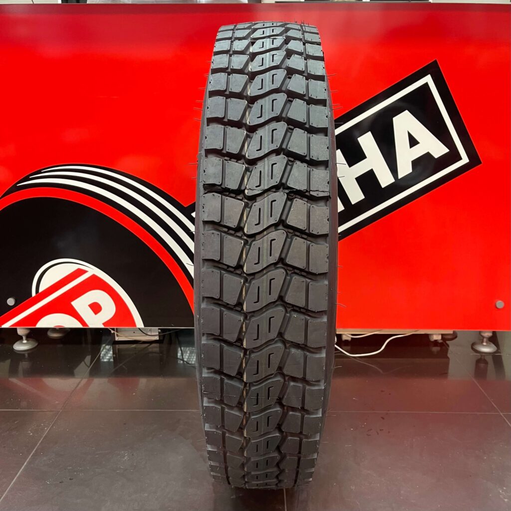 Шини на газон TRACMAX 8.25 R20 GRT928 газ 53