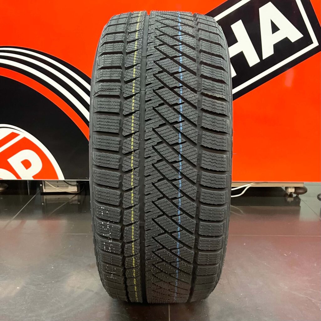 Зимові шини Haida 255/45 R19 HD687