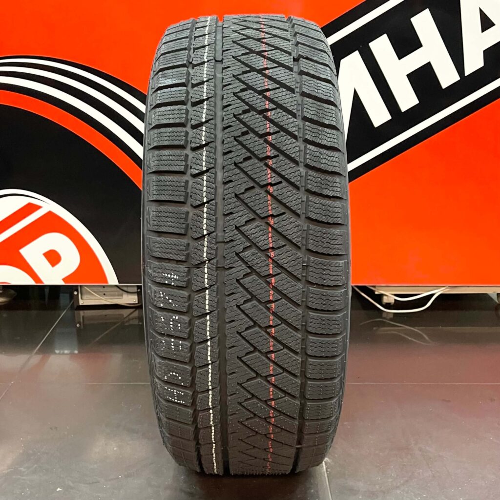 Зимові шини Haida 235/50 R18 HD687