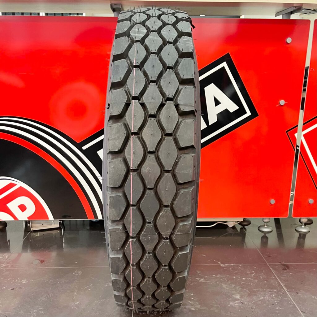 Шини камаз Bontyre 9.00 R20 BT-142 на зіл